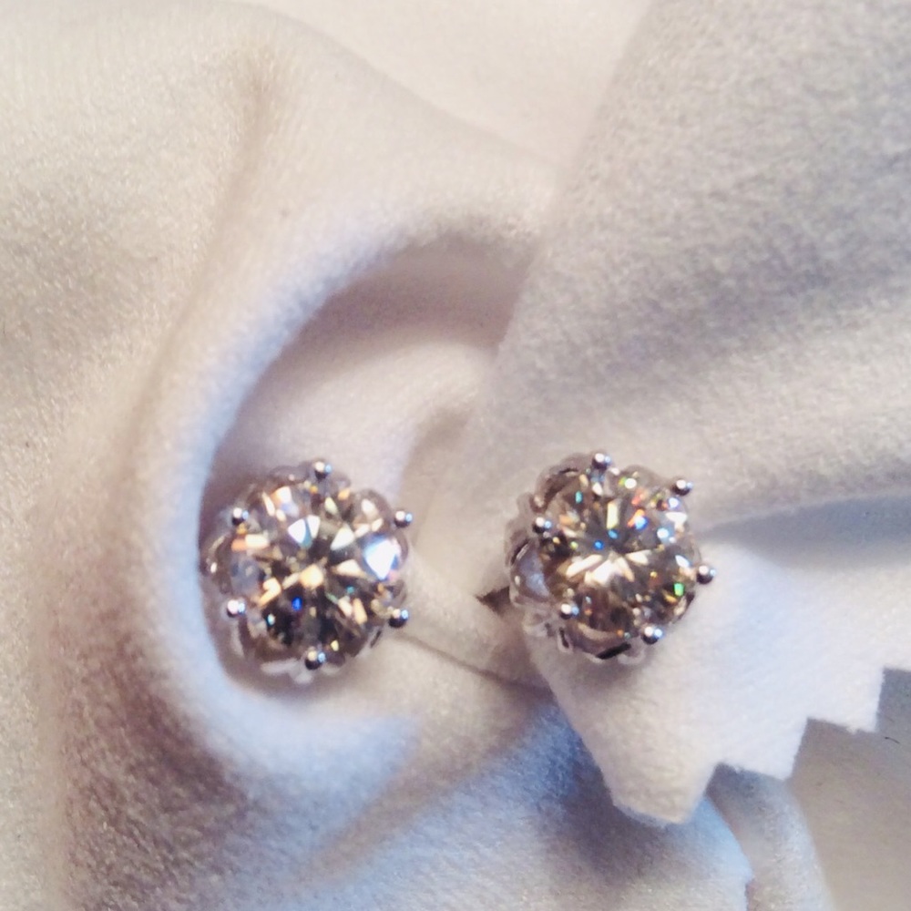 Champagne Studs Diamonds Moissanite